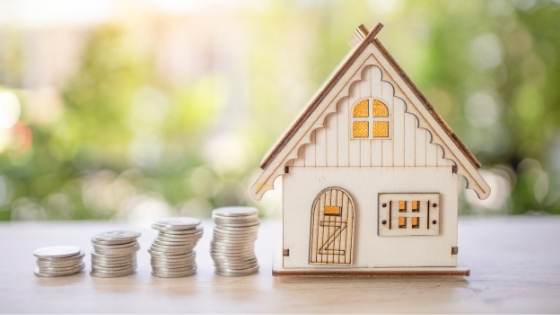 House flipping is definitely one way to make money, but it's not always easy or a good idea. Here's how to know if you should jump on the trend or avoid it.